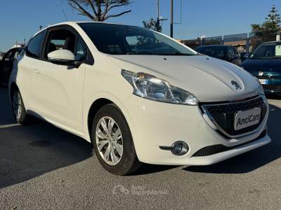 Peugeot 208 Active 1.0 VTi 68cv Bianco usata San Giuseppe Vesuviano