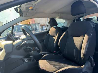 Peugeot 208 Active 1.0 VTi 68cv Bianco usata San Giuseppe Vesuviano