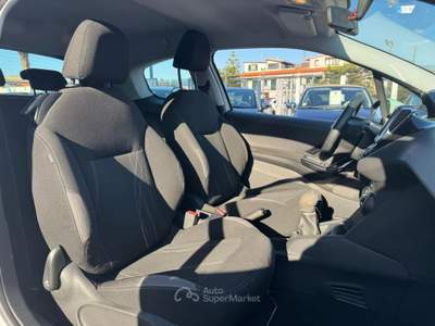 Peugeot 208 Active 1.0 VTi 68cv Bianco usata San Giuseppe Vesuviano
