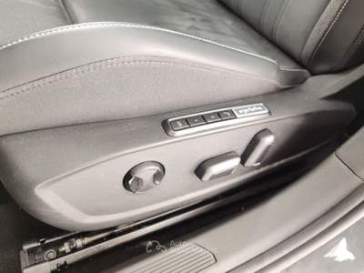 Volkswagen Golf 2.0 TDI SCR 110KW Style DSG usata Massa