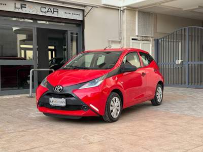 Toyota Aygo 1.0 70 cv 5 porte x-cite Rosso usata SANTERAMO IN COLLE