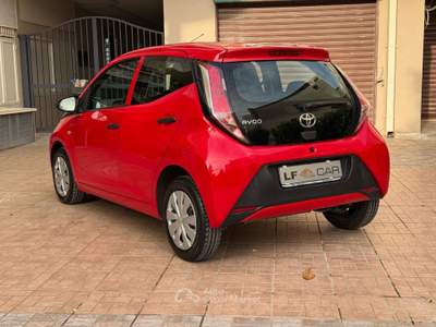 Toyota Aygo 1.0 70 cv 5 porte x-cite Rosso usata SANTERAMO IN COLLE
