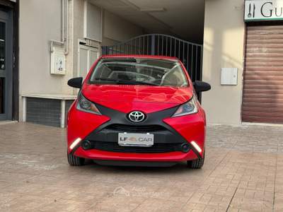 Toyota Aygo 1.0 70 cv 5 porte x-cite Rosso usata SANTERAMO IN COLLE