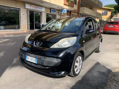 Peugeot 107 3p. Sweet Years Nero usata Grottaglie