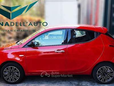 Lancia Ypsilon 1.0 FireFly 5p.S&S Hybryd Gold Rosso usata Ozzero