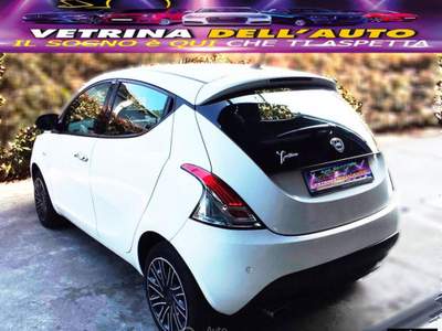 Lancia Ypsilon 1.0 FireFly 5p.S&S Hybryd Gold Bianco usata Ozzero