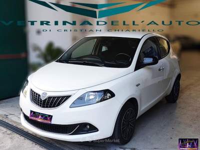 Lancia Ypsilon 1.0 FireFly 5p.S&S Hybryd Gold Bianco usata Ozzero