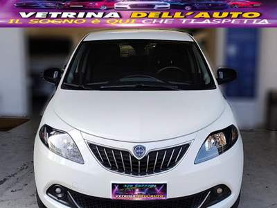 Lancia Ypsilon 1.0 FireFly 5p.S&S Hybryd Gold Bianco usata Ozzero
