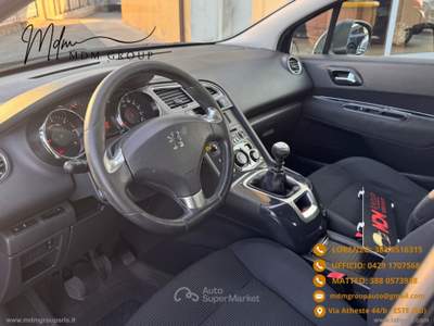 Peugeot 5008 5008 1.6 HDi 115 CV Business Grigio usata Este