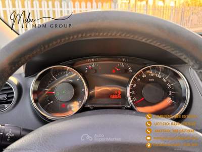 Peugeot 5008 5008 1.6 HDi 115 CV Business Grigio usata Este
