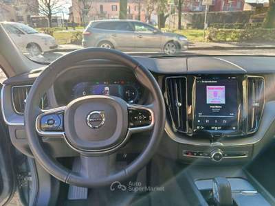 Volvo XC60 Plus Dark 2.0 B4 MHEV Grigio usata Novara