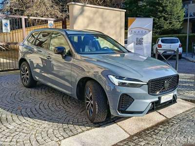 Volvo XC60 Plus Dark 2.0 B4 MHEV Grigio usata Novara