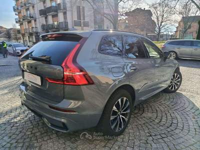 Volvo XC60 Plus Dark 2.0 B4 MHEV Grigio usata Novara