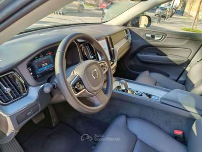Volvo XC60 Plus Dark 2.0 B4 MHEV Grigio usata Novara