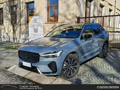 Volvo XC60 Plus Dark 2.0 B4 MHEV Grigio usata Novara