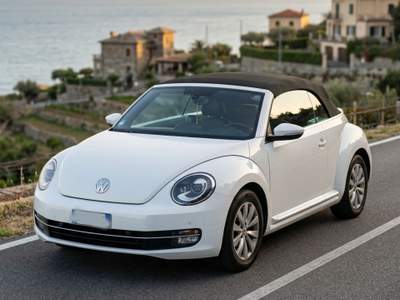Volkswagen Maggiolino Maggiolino Cabrio Cabrio 1.6 tdi Design 105cv dsg Bianco usata Cattolica
