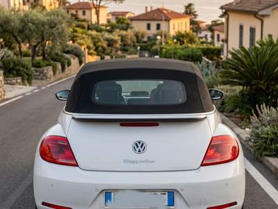 Volkswagen Maggiolino Maggiolino Cabrio Cabrio 1.6 tdi Design 105cv dsg Bianco usata Cattolica