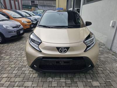 Toyota Aygo X Aygo X 1.0  72cv Oro usata LECCO