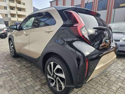 Toyota Aygo X Aygo X 1.0  72cv Oro usata LECCO