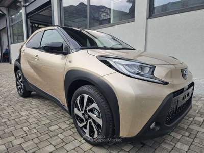 Toyota Aygo X Aygo X 1.0  72cv Oro usata LECCO