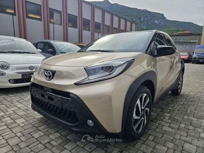 Toyota Aygo X Aygo X 1.0  72cv Oro usata LECCO