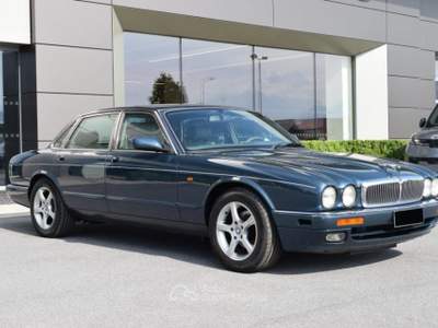Jaguar XJ XJ6 4.0 SOVEREIGN automatic - ISCRITTA ASI Blu/Azzurro usata Cuneo