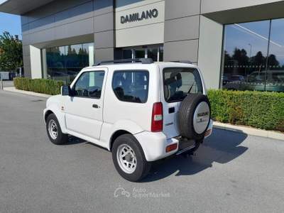 Suzuki Jimny Jimny 1.5 DDiS cat 4WD  NEOPATENTATI Bianco usata Cuneo