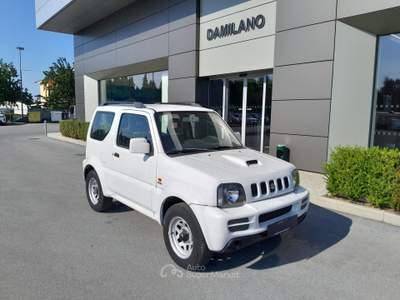 Suzuki Jimny Jimny 1.5 DDiS cat 4WD  NEOPATENTATI Bianco usata Cuneo