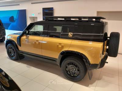 Land Rover Defender D350 AWD Auto 110 Trophy Edition Deep Sandglow Giallo usata Cuneo