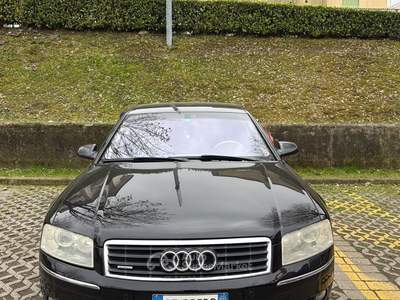 Audi A8 Audi A8 tenuta benissimo e con CRS usata Lomagna