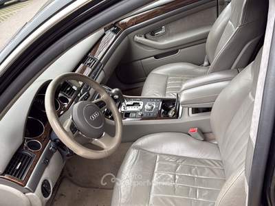 Audi A8 Audi A8 tenuta benissimo e con CRS usata Lomagna