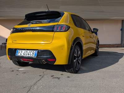 Peugeot 208 PEUGEOT 208 GT LINE 2019 (noepatentati) Giallo usata Prato