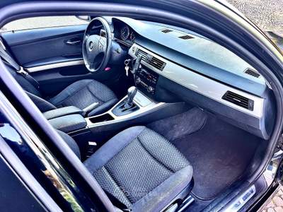 BMW Serie 3 318d BMW - Serie 3 - 318d 2.0 143CV cat Touring Eletta Nero usata Correggio