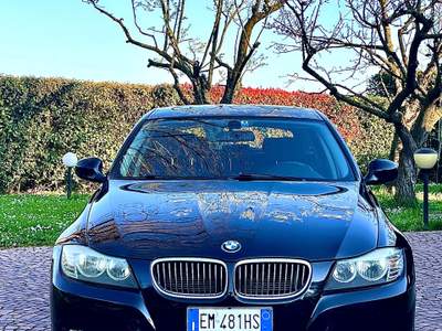 BMW Serie 3 318d BMW - Serie 3 - 318d 2.0 143CV cat Touring Eletta Nero usata Correggio