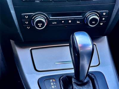 BMW Serie 3 318d BMW - Serie 3 - 318d 2.0 143CV cat Touring Eletta Nero usata Correggio