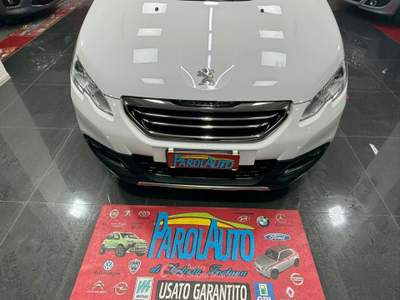 Peugeot 2008 1.6 e-HDi 92cv Urban Cross - 2014 Bianco usata Giugliano in Campania