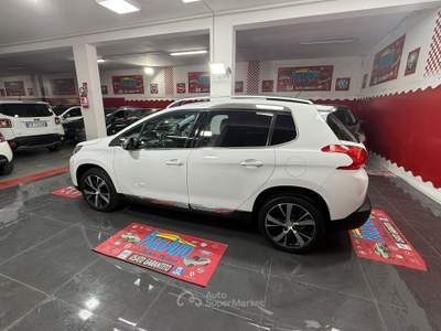 Peugeot 2008 1.6 e-HDi 92cv Urban Cross - 2014 Bianco usata Giugliano in Campania