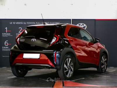 Toyota Aygo 1.0 benzina 72 cv mt Lounge Rosso usata Saint-Christophe