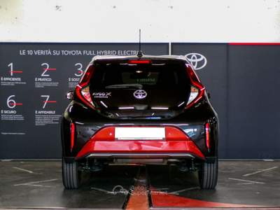 Toyota Aygo 1.0 benzina 72 cv mt Lounge Rosso usata Saint-Christophe