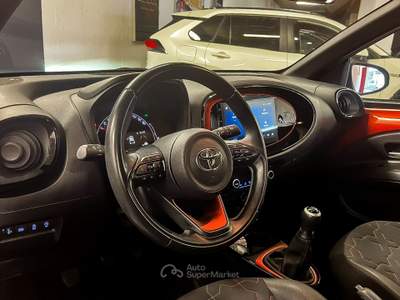 Toyota Aygo 1.0 benzina 72 cv mt Lounge Rosso usata Saint-Christophe