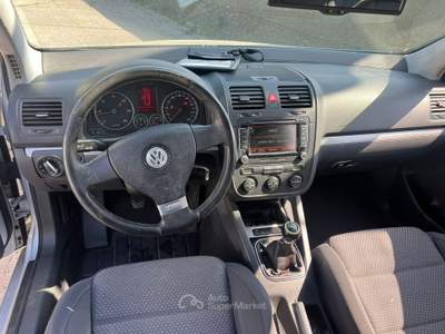 Volkswagen Golf 3532076833 INFO PINO Argento usata Mercogliano