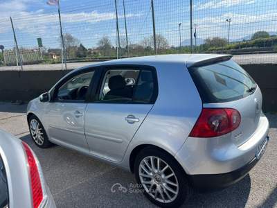 Volkswagen Golf 3532076833 INFO PINO Argento usata Mercogliano