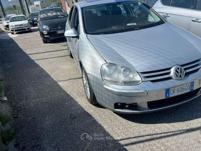 Volkswagen Golf 3532076833 INFO PINO Argento usata Mercogliano