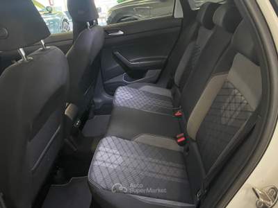Volkswagen Taigo DSG R-Line Telecamera Keyless Bianco usata Gozzano