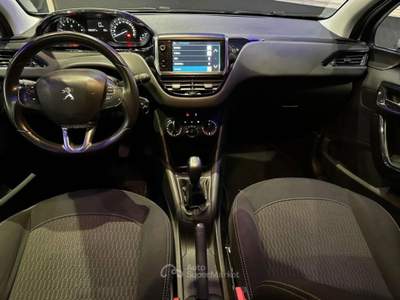 Peugeot 208 Peugeot 208 Benzina GPL 2018 Bianco usata Maddaloni