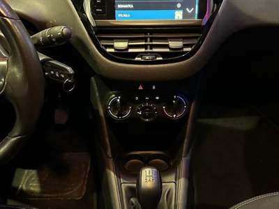 Peugeot 208 Peugeot 208 Benzina GPL 2018 Bianco usata Maddaloni