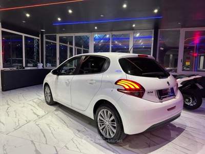 Peugeot 208 Peugeot 208 Benzina GPL 2018 Bianco usata Maddaloni