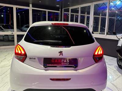 Peugeot 208 Peugeot 208 Benzina GPL 2018 Bianco usata Maddaloni