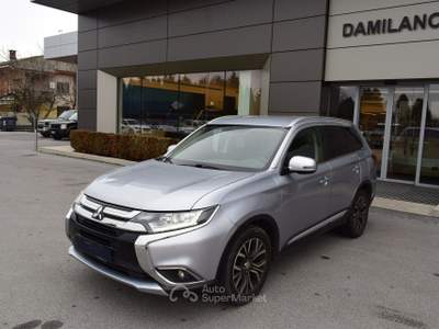 Mitsubishi Outlander Outlander 2.2 DI-D 4WD 7p. Giallo usata Cuneo