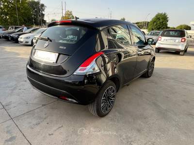 Lancia Ypsilon gold Nero usata Anzio